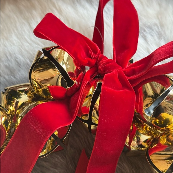 Large Metal Bell Wreath with Red Velvet Bow - Picture 5 of 5